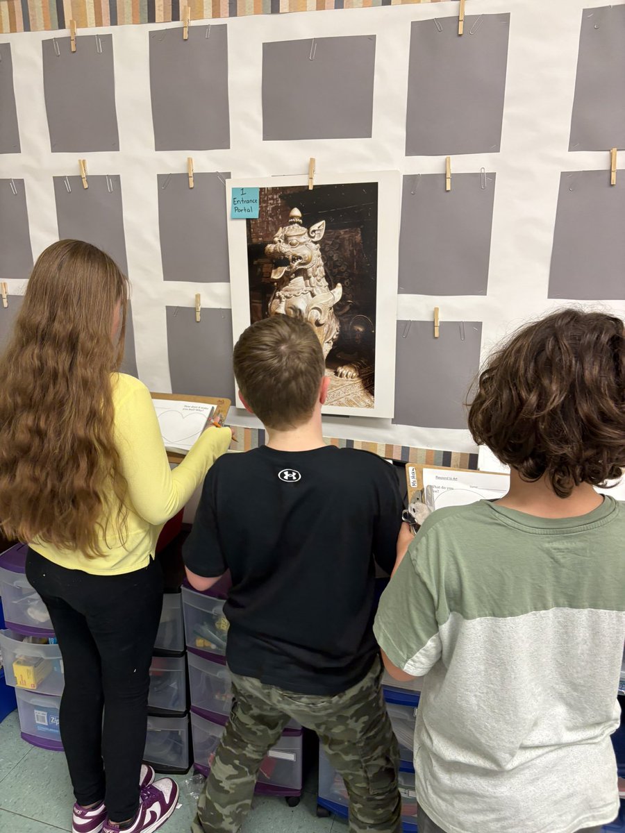 MsHickeysClass's tweet image. The Ss were art critiques today as they discussed, viewed and responded to art! @MorrisAcademy1