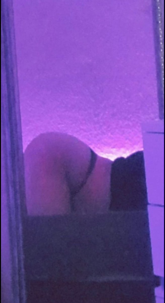 Herrin_Selinaa's tweet photo. Für Latenight Melkungen jetzt antreten😈‼️Preisliste ist immer noch verfügbar🧎
#sklave #zahlsklave #kleingeldsklave #herrin #melkung #femdom #findom https://t.co/2dpMvmkGhW
