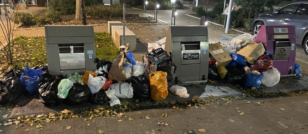 George Negas (@georgenegas) on Twitter photo Hi <a href="/TowerHamletsNow/">Tower Hamlets Council</a>, long time! I guess it's that time of year again, when you are not emptying URSs? Two weeks running now and the rubbish is starting to pile up...
FYI <a href="/itvlondon/">ITV London</a> <a href="/myldn/">MyLondon</a> <a href="/BBCLondonNews/">BBC London</a> @EveningStandard <a href="/jimwaterson/">Jim Waterson</a> <a href="/London_Centric/">London Centric</a> Hi <a href="/TowerHamletsNow/">Tower Hamlets Council</a>, long time! I guess it's that time of year again, when you are not emptying URSs? Two weeks running now and the rubbish is starting to pile up...
FYI <a href="/itvlondon/">ITV London</a> <a href="/myldn/">MyLondon</a> <a href="/BBCLondonNews/">BBC London</a> @EveningStandard <a href="/jimwaterson/">Jim Waterson</a> <a href="/London_Centric/">London Centric</a>