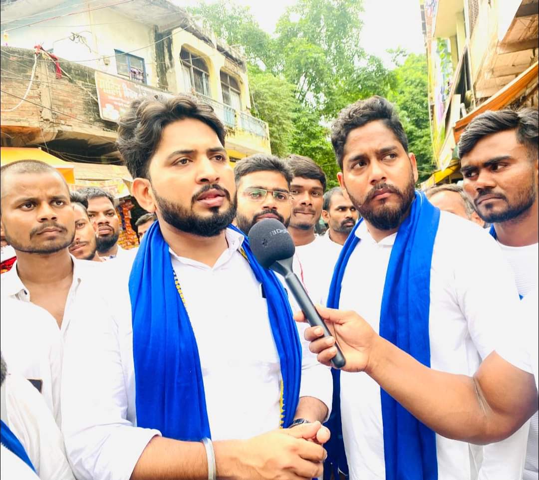 हमारे नेता एवं भीम आर्मी प्रदेश अध्यक्ष बिहार <a href="/AmarJPaswan/">Amar Jyoti</a> जी के ऊपर  नवादा में हुआ हमला बर्दाश्त से बाहर है और निश्चित रूप से यह लोकतंत्र की हत्या है। 
नवादा प्रशासन मामले को शीघ्र संज्ञान लेकर त्वरित करवाई करे <a href="/bihar_police/">Bihar Police</a> <a href="/BhimArmyChief/">Chandra Shekhar Aazad</a> <a href="/NitishKumar/">Nitish Kumar</a>