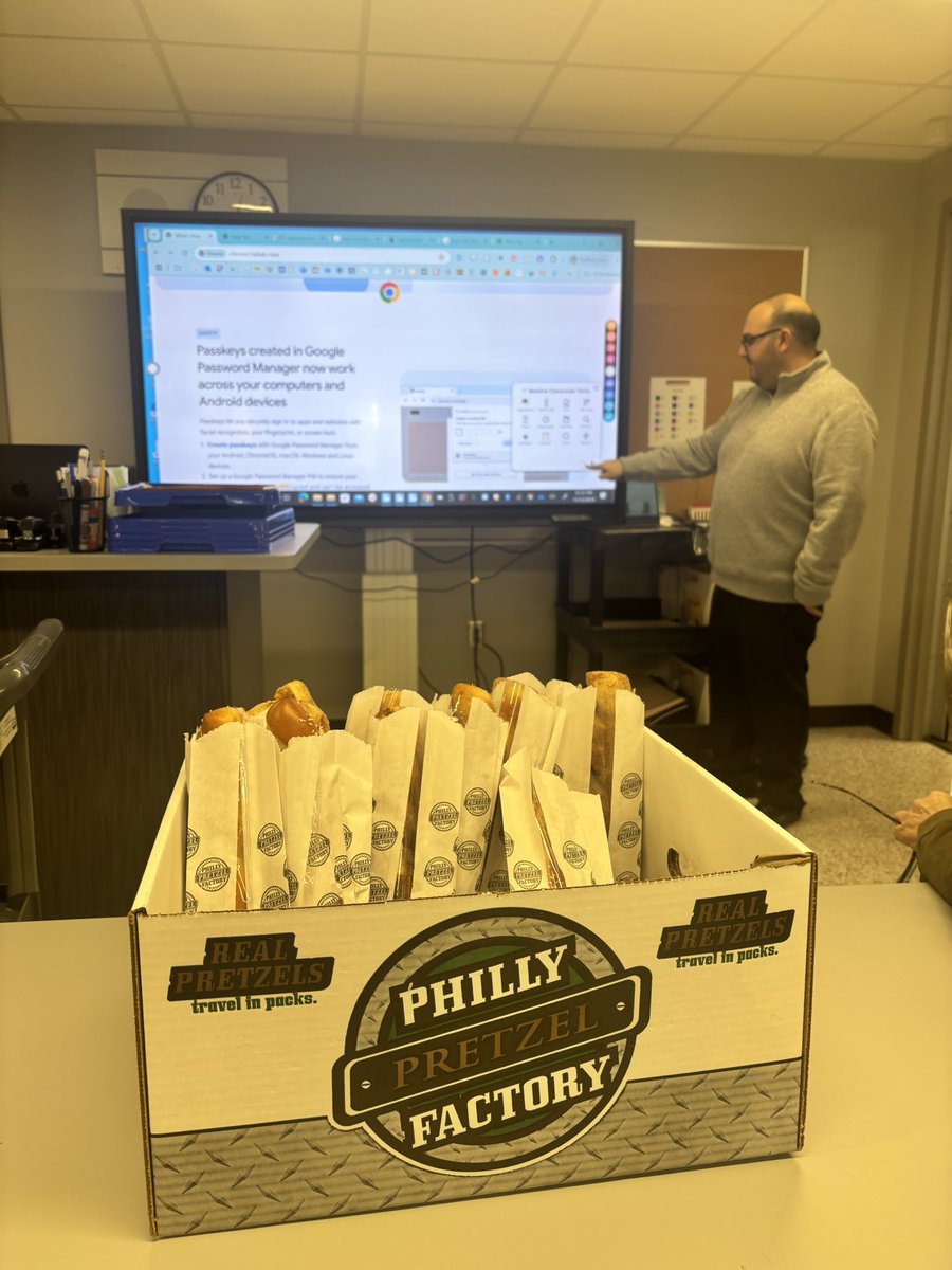 acesgchs's tweet image. Always learning and the pretzel &quot;bytes&quot; helped! Thank you Lauren, Nadine and Mike! @MrsLavelle @NadineWenger2 @MrDavolaGCUFSD #TechBytes 🎈Happy Bday Mr. Davola! 🎈@GoGCMSPrincipal