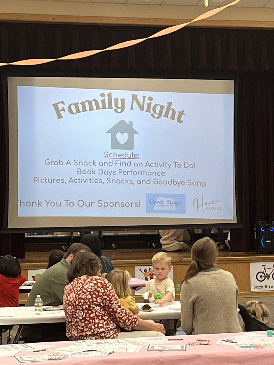 BaldwinEduLife's tweet photo. First annual EARLY CHILDHOOD NIGHT at Great Oaks - our PK, ECSE, and Child Development Center classes with their families 😍🥳 #itstartswithus @RRISDPK @RoundRockISD https://t.co/UdFcMYfXKL