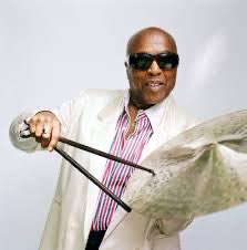 Roy Haynes!..la primera vez que lo escuché en disco fue escuchar el sonido del futuro. Las palabra “único”y espontáneo le definieron en vida. Tuve la oportunidad y dicha de verlo muchas veces tocando en clubes. 
Único!!Sonido y energía formidable 
R.I.Power Maestro, gratitud!🙏♥️