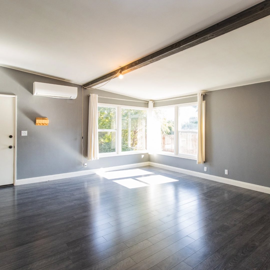 TheBernsTeam's tweet photo. Just Listed For Lease in South Pasadena! 🏡✨

📍419 Garfield Avenue| https://t.co/hTuxtfNxjV

$2,950/mo | 2 Bedrooms | 1 Bathroom https://t.co/nG82pA8ObU