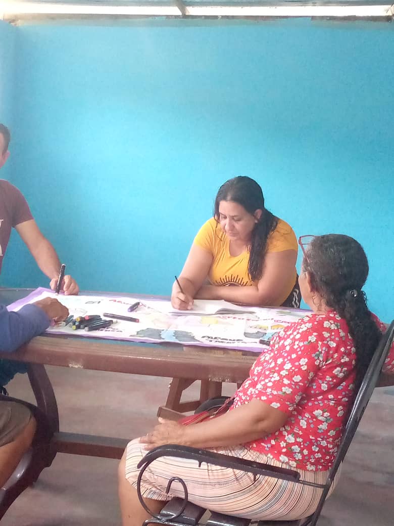 MisinRobinson's tweet photo. Ambiente Colores de Amor de la facilitadora Ysmenia Borrome en el sector brisas del triunfo II Parroquia Manuel Piar Municipio Casacoima https://t.co/Hfnr8yDGhZ
