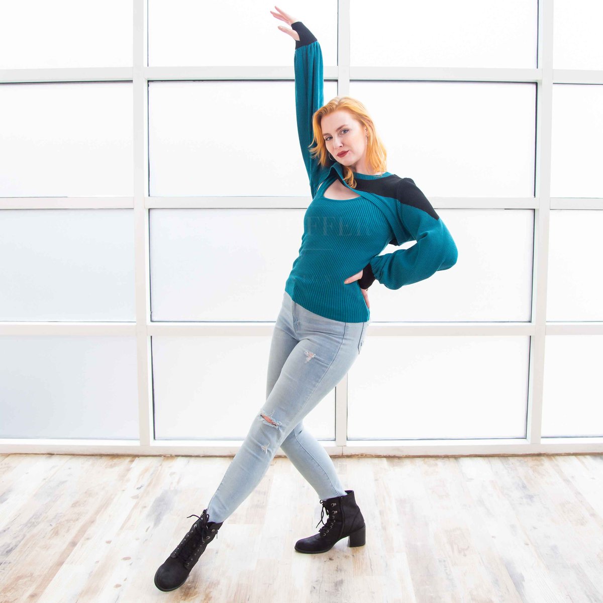 ICYMI, #ElhofferDesign has some great #StarTrek inspired pieces available right now that are perfect for fall like these Interstellar Capricorn Crew Crops. Check them out! #llap #fandomfashion

elhofferdesign.com/collections/in…

Photos | <a href="/elhofferdesign/">Elhoffer Design</a>