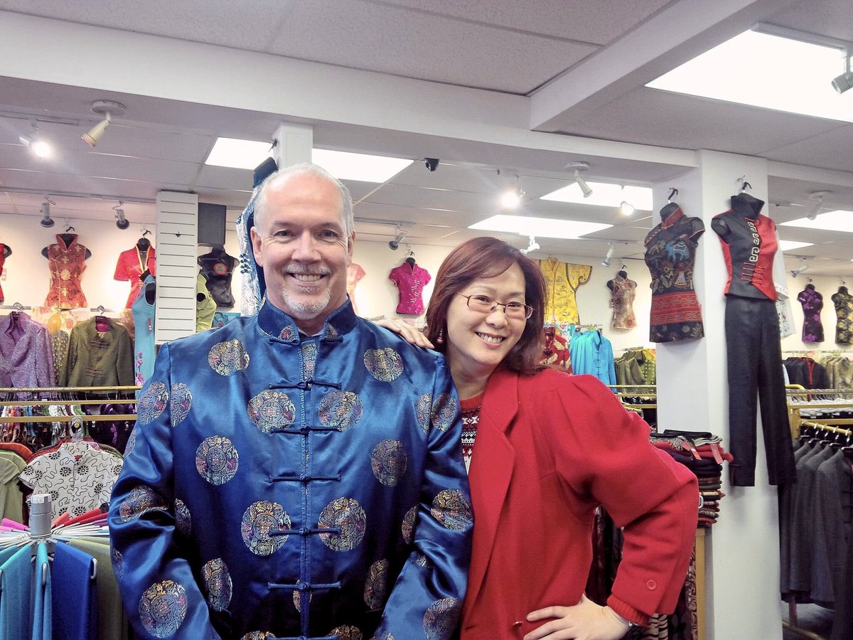 JonyVancouver's tweet photo. 感謝前省長賀謹為卑詩省和華人社區的貢獻。It’s my honour to work with you.
Live Long and Prosper. 🖖 https://t.co/ND2WvCiCSc