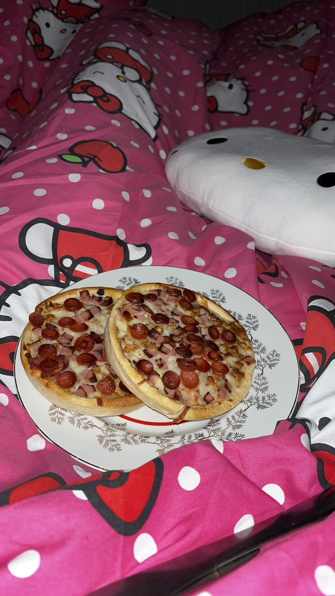 shawnnaes tweet media