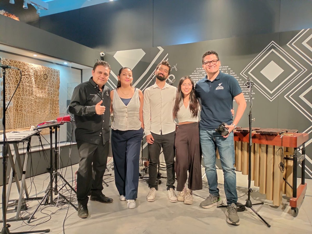 El MUSART fue escenario de un maravilloso proyecto de marimba contemporánea. Es el ensamble de percusiones integrado por Roberto Hernández, Sheila Garabita y Gabriel Meza. Producción audiovisual de Mike Jiménez. Pronto compartiremos el material.