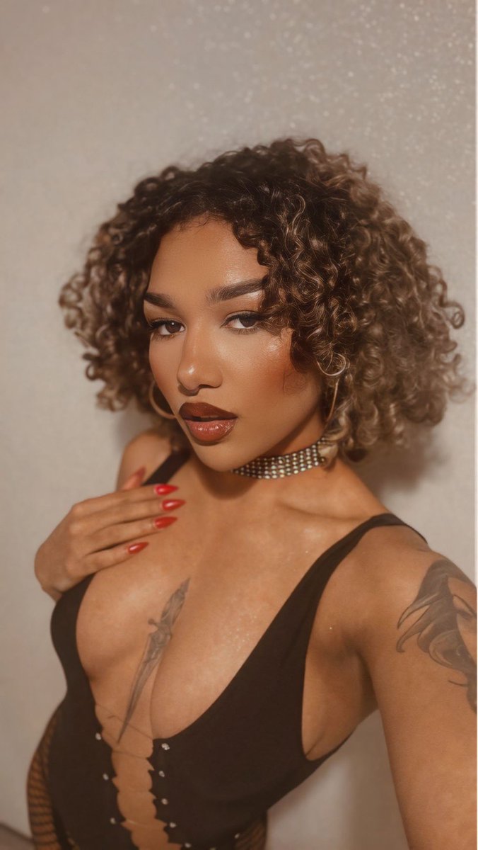 cleo_cobra's tweet photo. If anything I’m everything 

#model #explorepage #mixed #ebony #amateur #onlyfans #of #onlyfansmodel #fyp #curlyhair https://t.co/1jF1p8fVP2