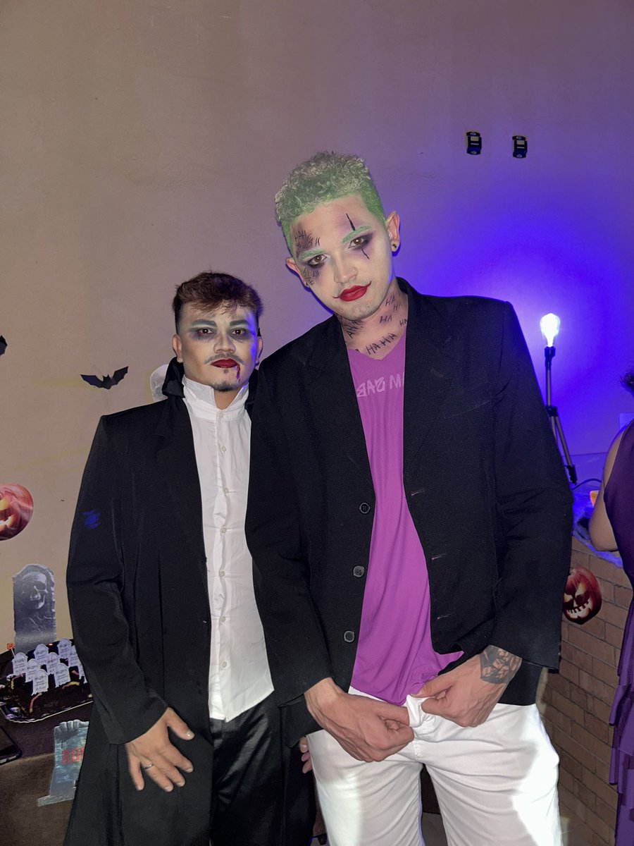 ericnilo__'s tweet image. Casal fantasiado ❤️🥰

 #halloween2024