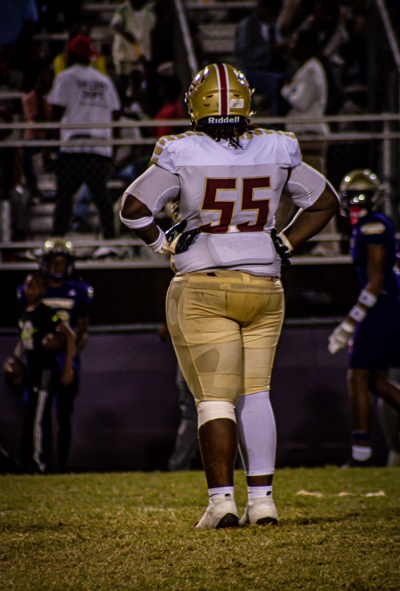 🚨Senior Szn Highlights🚨

15 Solo tackles, 21 assisted tackles, 4 TFL’s, 2 blocked FG’s, 3 FF, 1 FR, 1.5 Sack

hudl.com/v/2QRuBQ