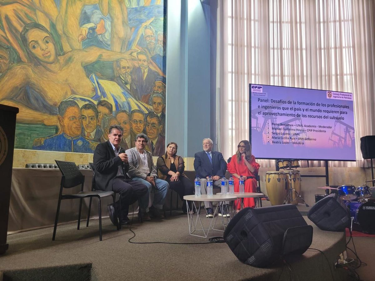 ANHColombia's tweet photo. Intercambiamos experiencias sobre los desafíos de la formación de profesionales e investigadores que el país requiere para realizar un aprovechamiento sostenible del subsuelo, teniendo presente la descarbonización y la #TransiciónEnergética. https://t.co/I61cTqo9zS