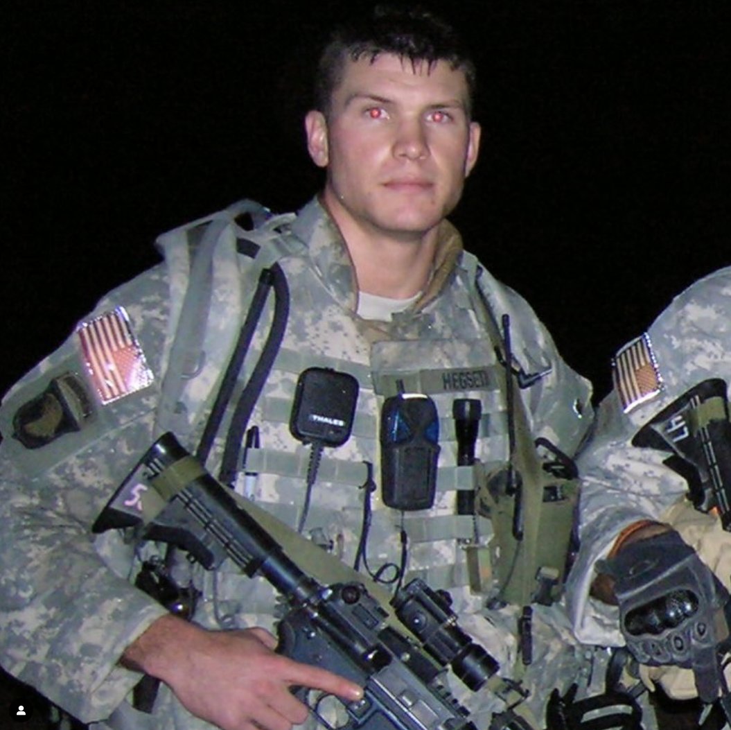 UHN_Plus's tweet photo. 🇺🇸 | ÚLTIMO MINUTO

El presidente Donald J. Trump ha anunciado su nominación de Pete Hegseth como Secretario de Defensa, un veterano y guerrero incansable para quien “Estados Unidos es lo primero”. https://t.co/VcHEaQdHVK