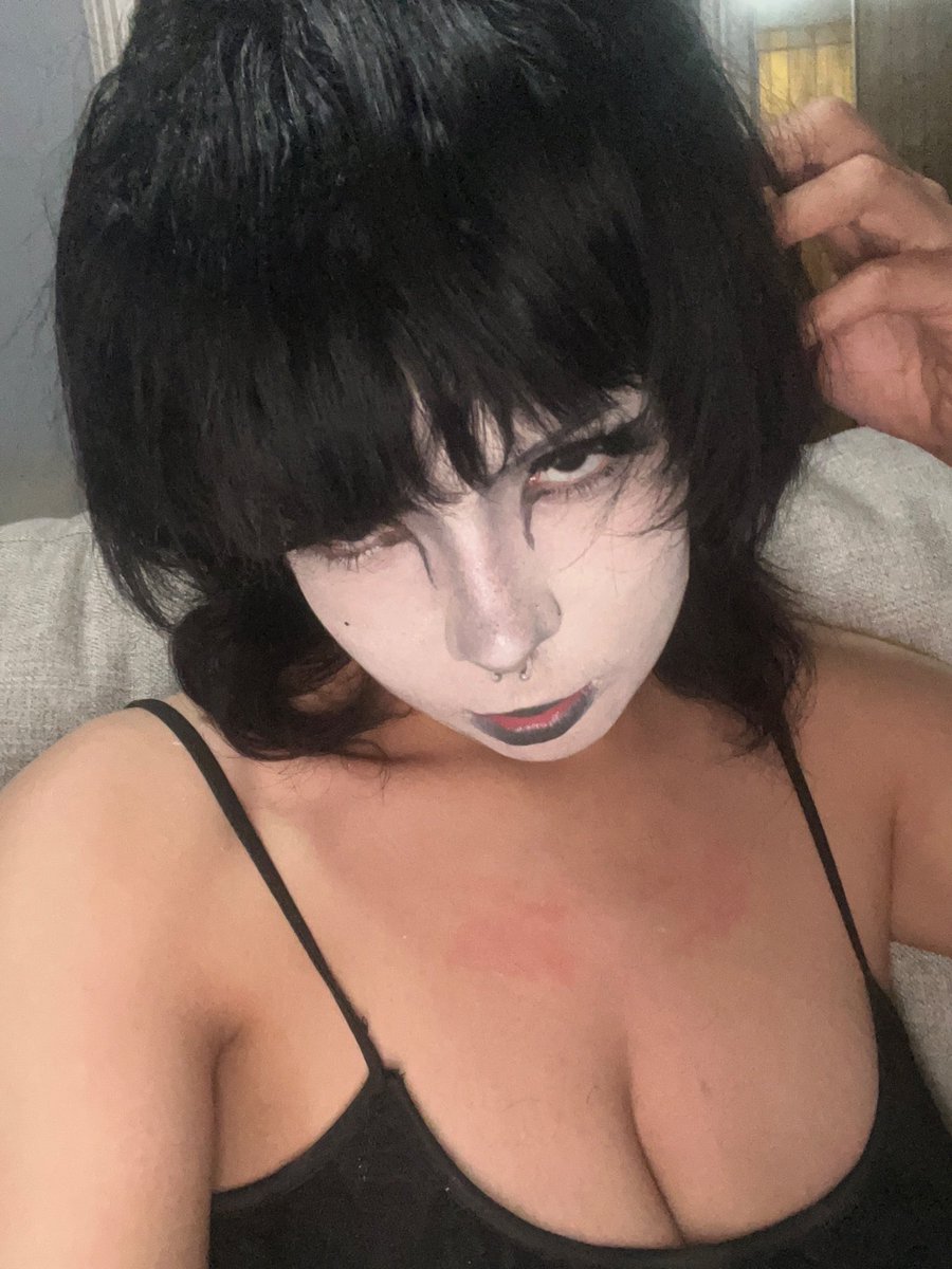idntwnacry's tweet photo. 200 FOLLOWERS!!!! here's me. yall finally unlocked my face <3

customs sheet will be up soon; 3 dollar dm fee (unless ur a moot or u were already talking to me) :3 ty sm for all the support https://t.co/2HK45DnNcV
