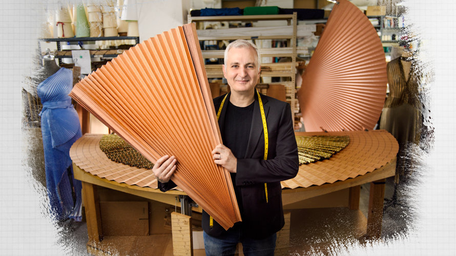 ScientologyTV's tweet photo. 🤝 MEET A SCIENTOLOGIST: George Kalajian https://t.co/XO1mznl4cr
George Kalajian literally wrote the book on #pleating—an #art that dates back to the Egyptian pharaohs and is today used by some of the world’s hottest #fashion designers. https://t.co/tG0DgZtP0u