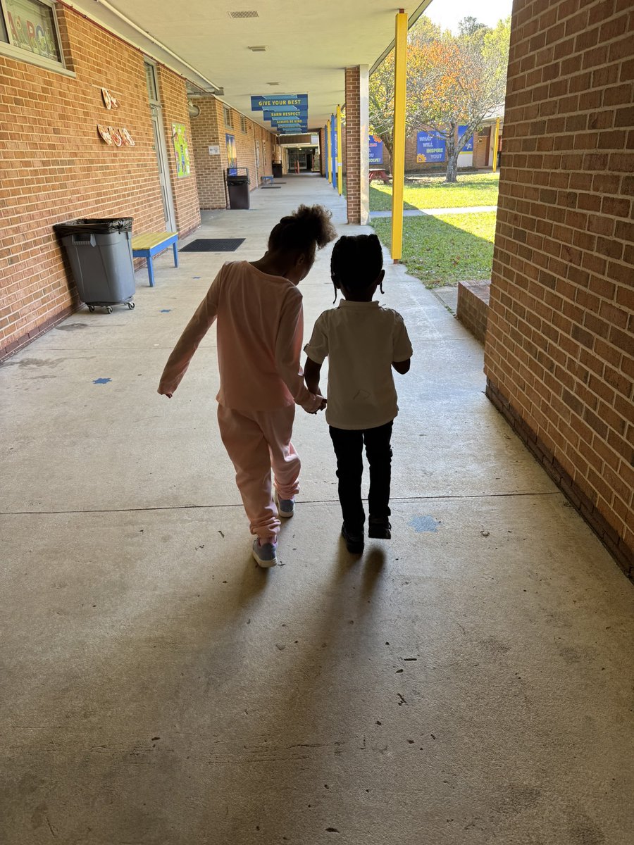 Pure joy and kindness !! 🫶🏽
<a href="/BrentwoodMESE/">Brentwood Magnet Elementary School of Engineering</a>