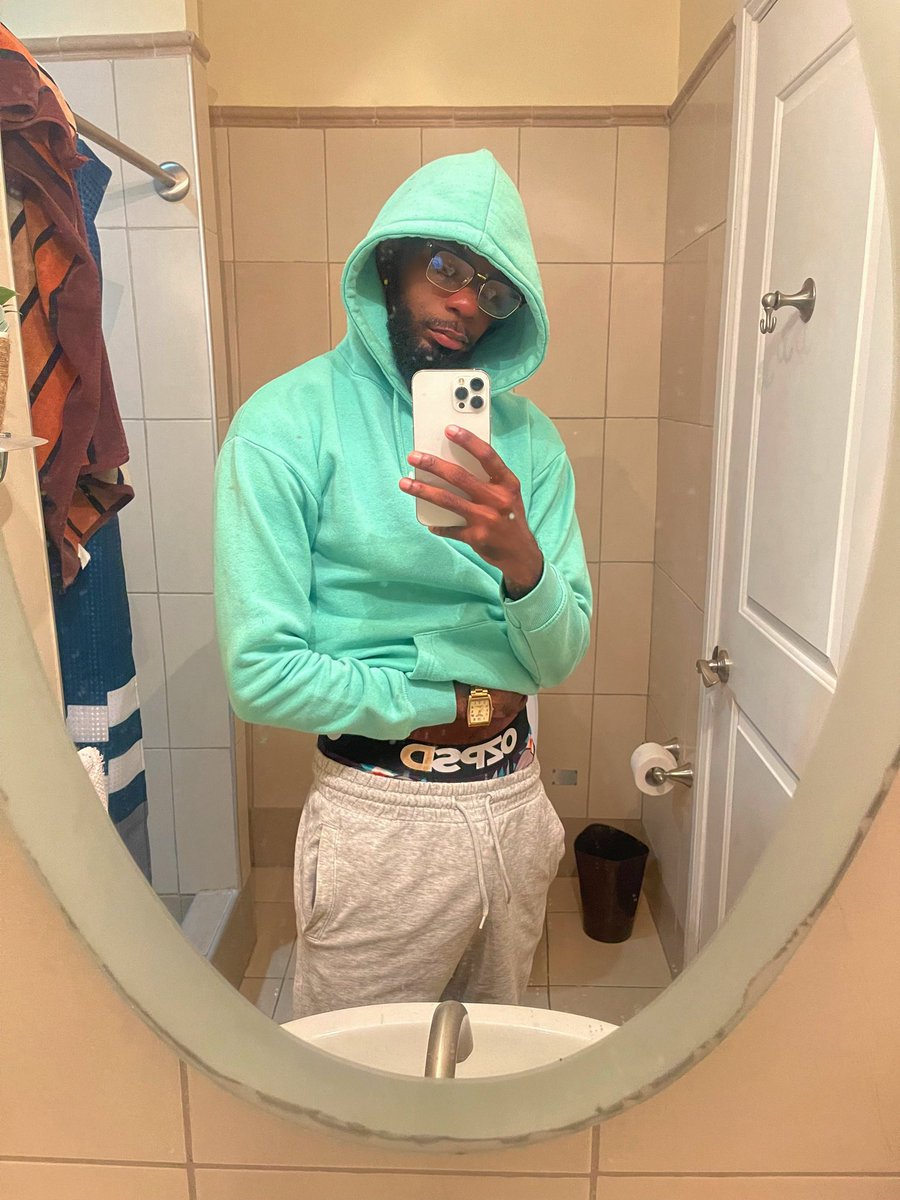 itzdari_'s tweet photo. Hey Twitter. It’s been a while 🤘🏾 https://t.co/ENrk5gwBV6