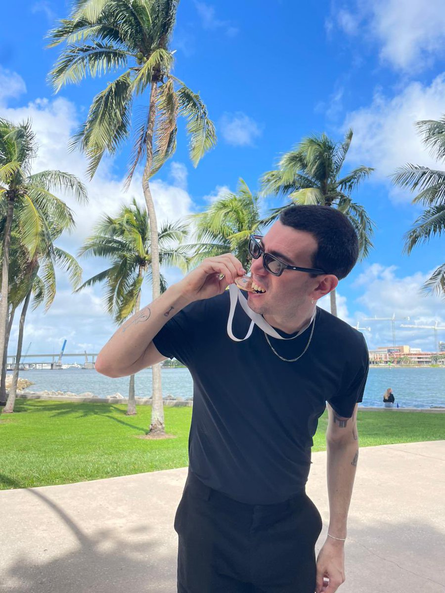 conociendorusia's tweet photo. Conociendo Miami🏅🇺🇸🦎
@LatinGRAMMYs https://t.co/JN7LikaqeG