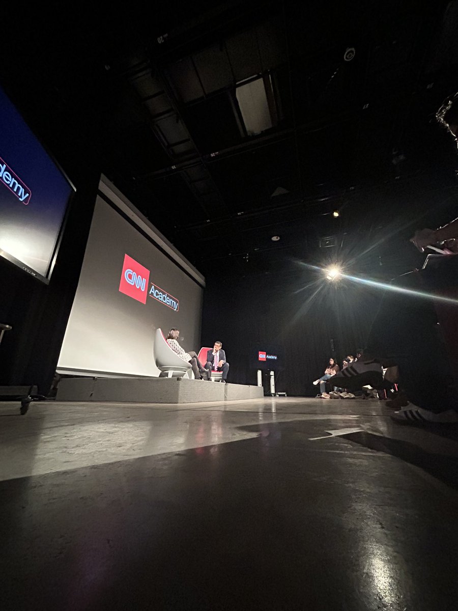 .<a href="/MarioCNN/">Mario Gonzalez</a> habla con los participantes del foro "LATAM Simulation 2024: Narrativas del Futuro en la era de la Inteligencia Artificial" organizado por CNN Academy y <a href="/comunicacionUIA/">Ibero Comunicación</a>, sobre el tema "¿La ética está devaluada en el periodismo actual?"