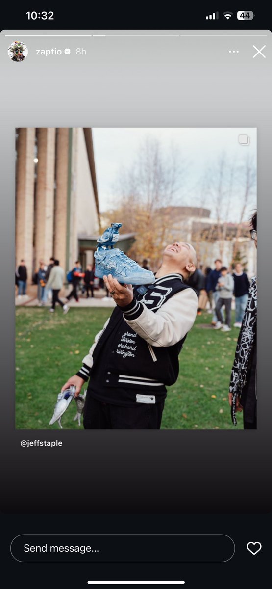 Not sure if anyone noticed this on ⁦<a href="/Zaptio/">Zaptio RTFKT</a>⁩ insta page… ⁦<a href="/RTFKT/">RTFKT</a>⁩ Pigeon 2s? 🔥🐦