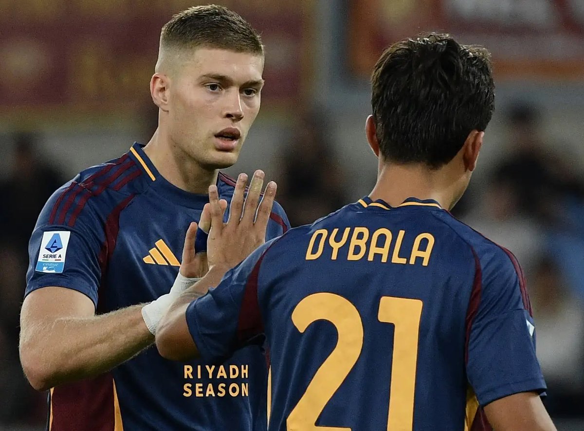 LucaSpatolini's tweet photo. 🚨🟡🔴BREAKING: #Ranieri who will be announced as the new coach of #ASRoma shortly, intends to bet everything on two pairs:
#Hummels - #Ndicka in defense;
#Dybala - #Dovbyk in attack.
The module will be 442.
#Roma #SerieA #Calciomercato https://t.co/S9Bw1pjSGY