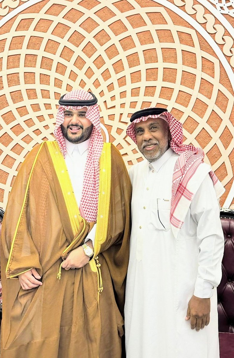 ابارك لأسرة المباركي بمناسبه زواج إبنهم الشاب الخلوق/إبراهيم علي حسين مباركي مساء الثلاثاء الموافق ١٠/ ٥ / ١٤٤٦هـ بقصر البيلسان بمحافظة صامطة وبحضور جمعٌ من الأهل والأقارب والزملاء، تهانينا للعريس والعائلة الكريمة وبارك الله لهما وبارك عليهما وجمع بينهما في خير