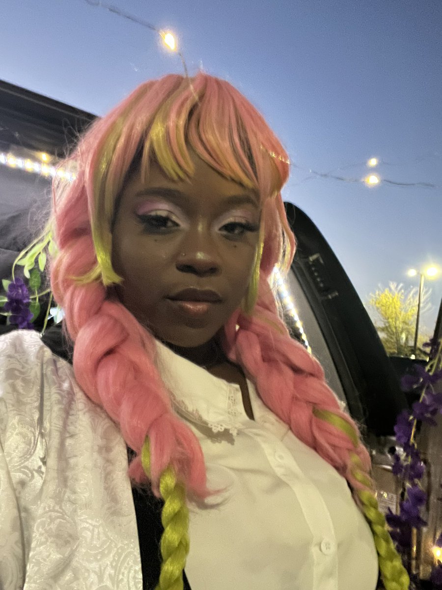 Also Face reveal to show that I cosplay too! The Cosplayer to Voice Acting pipeline is real😭😂