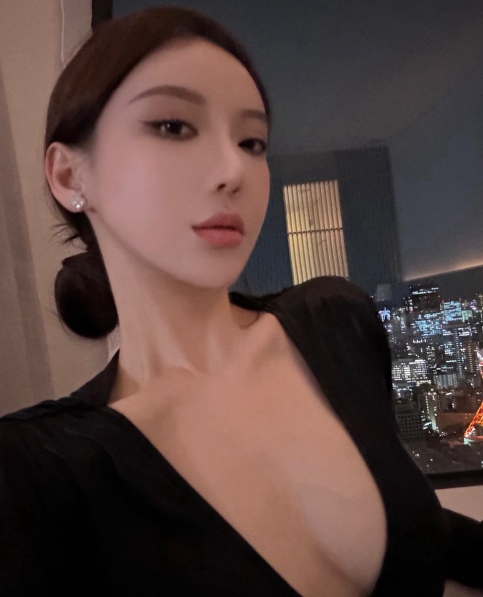 哦哦哦哦哦是黑丝亲妈哦哦哦哦哦嗯嗯嗯嗯这个丹数正好，香气扑鼻不捂脚哦哦哦哦哦这个面部高光真的不行不行不行哦哦哦哦哦

裸足也好赞哦哦哦哦哦想边舔边插亲妈的嫩足啊啊啊啊啊啊还有最后盯一下真的神作哦哦哦哦哦哦 https://t.co/PDFYLh5N1D