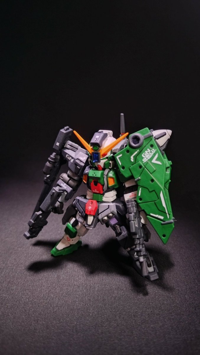 syusyu410's tweet photo. #モビルスーツアンサンブル

デュナメスサーガを参考にして作ったデュナメス完成(｀･ω･´)

非対称のカラーリングが塗ってて楽しかった🤤

GNドライブはエクシアと同じく左肩に付けて背中にガンタンクで作ったGNコンデンサー付けました(*´Д｀)　
GNタンクともいう(￣ー￣) https://t.co/5Vfz7cTv7K