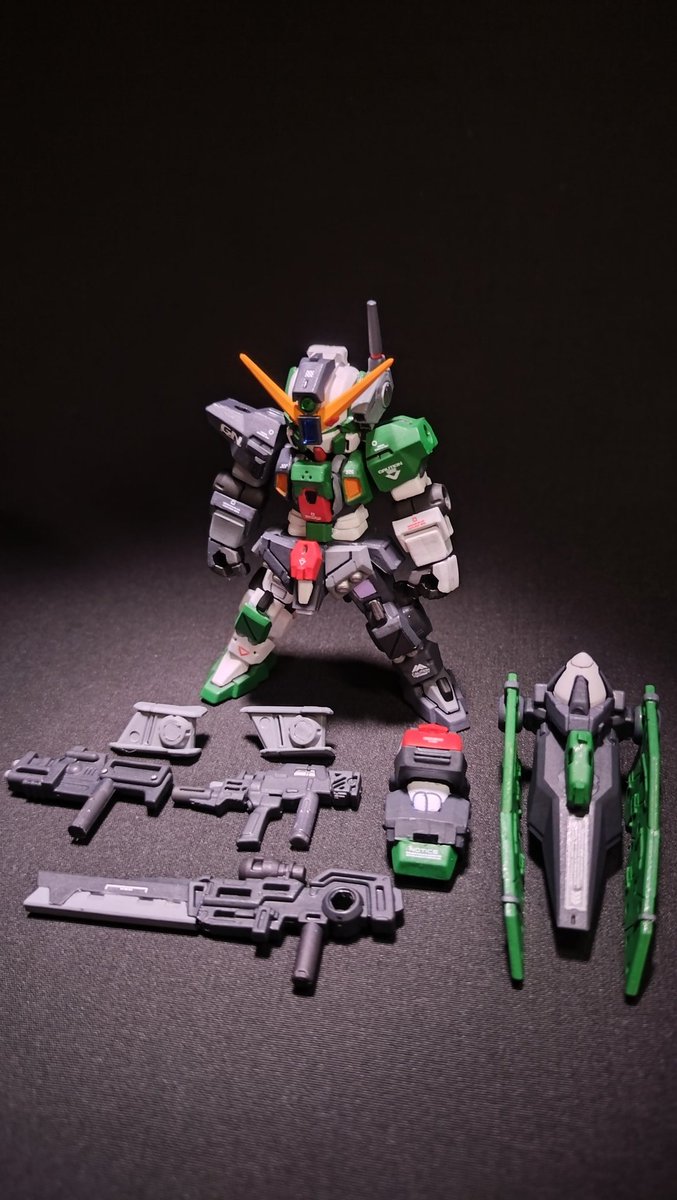 syusyu410's tweet photo. #モビルスーツアンサンブル

デュナメスサーガを参考にして作ったデュナメス完成(｀･ω･´)

非対称のカラーリングが塗ってて楽しかった🤤

GNドライブはエクシアと同じく左肩に付けて背中にガンタンクで作ったGNコンデンサー付けました(*´Д｀)　
GNタンクともいう(￣ー￣) https://t.co/5Vfz7cTv7K