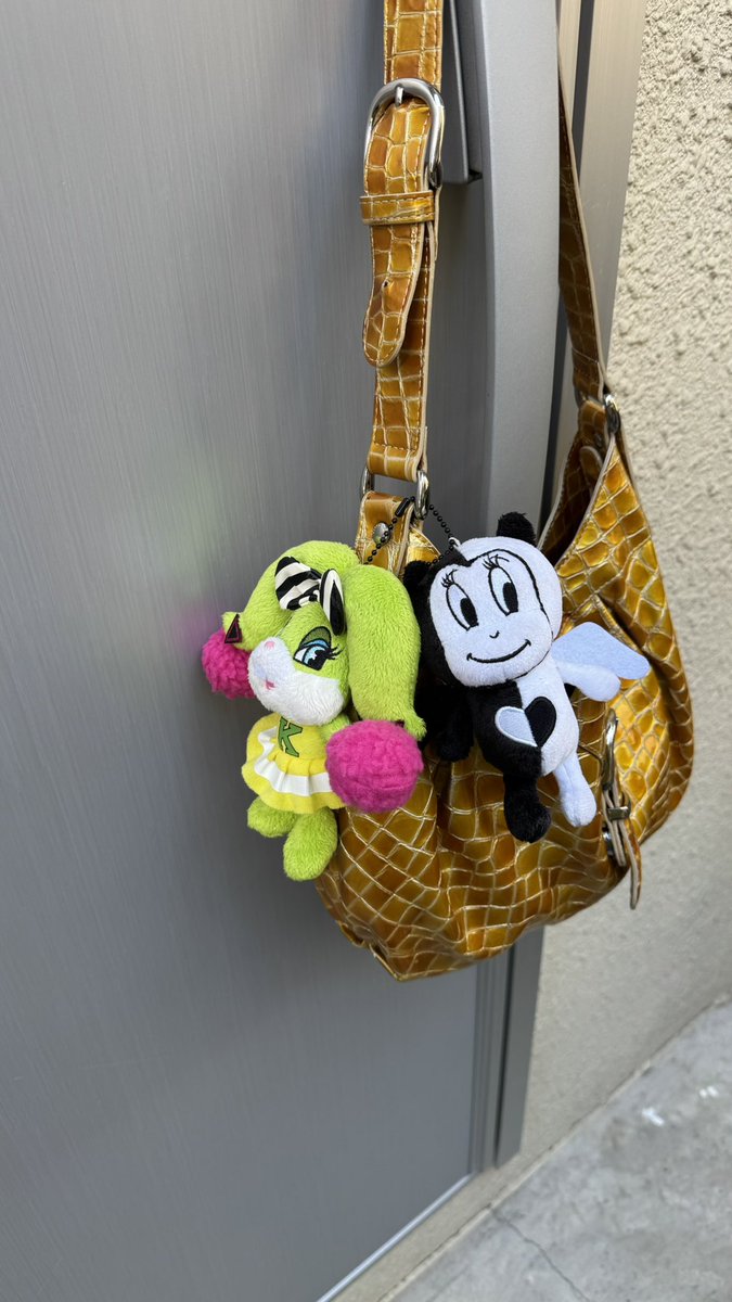 0318_tsu_basa's tweet photo. グッズ全部現地調達民だから荷物少なくて不安だけど横浜行くど〜 https://t.co/dN6t9ouCRE