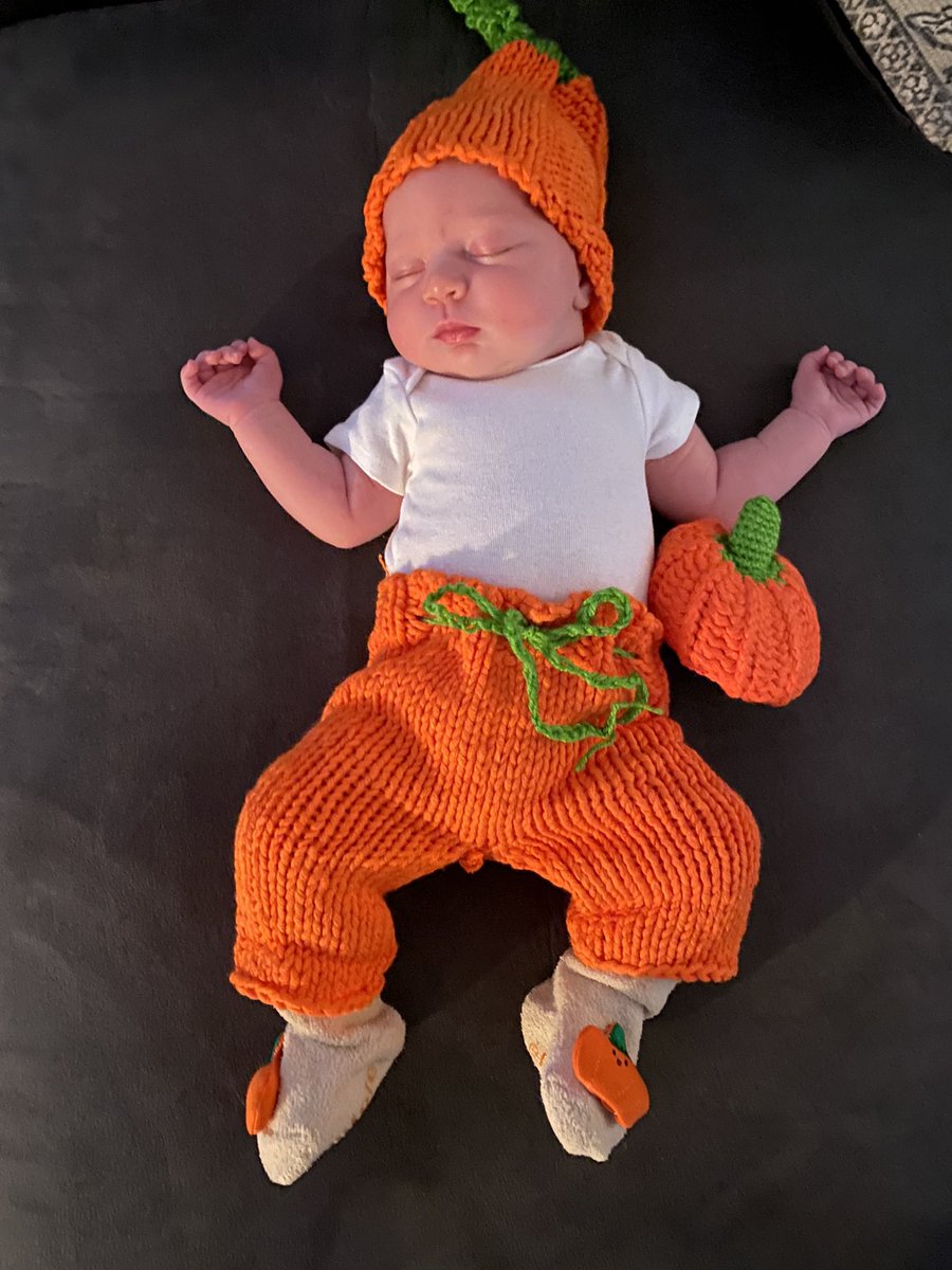 Welcome to my biggest (littlest) fan. We had a girl!! I know a lot of y’all have been wondering what I’ve been up to and this is it. New tunes still on the way, but had to take some time for fam 😍 #girldad