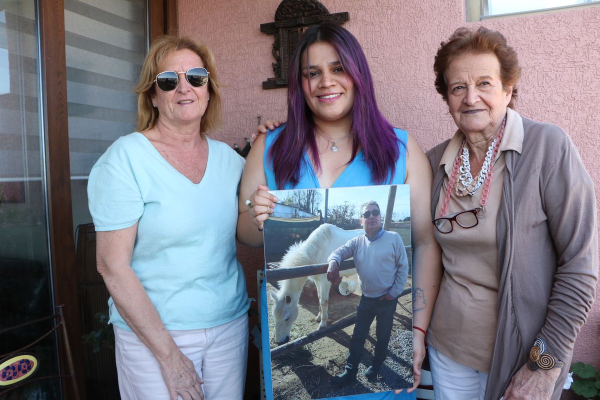 Ayer posando con Constanza Salinas para una tesis si re la donación de órganos y tejidos de una estudiante de periodismo de la UDP.
Gracias Amaranta por mostrar interés en este tema tan sensible para nosotros, los familiares de donantes.
“Sin donantes NO hay trasplantes”