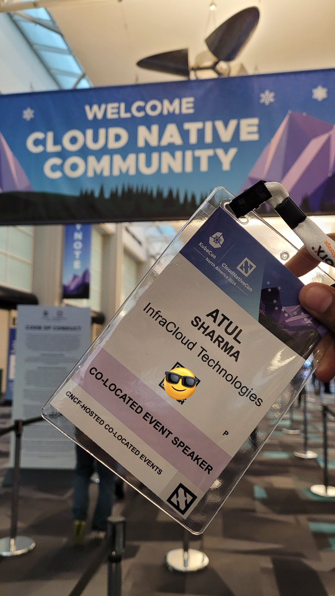 TheTechMaharaj's tweet image. A snowy start to @KubeCon_ ❄️
Couldn't have asked for a better start: a snowy morning coupled with a Speaker badge 😎😇
I had a super busy-hectic day with 3 sessions, more about these later.
#KubeCon #CNCF