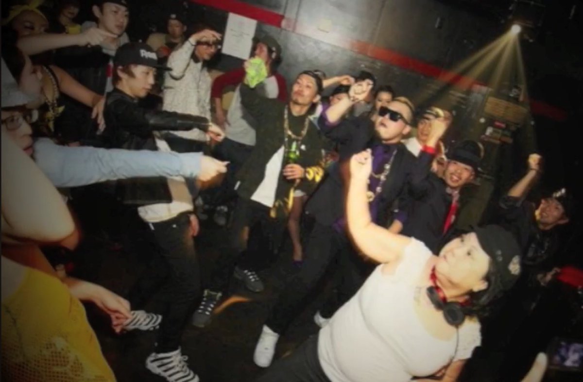 来月は久々に福岡へ☝️
IRIE VYBZの10周年🎉

フライヤーにIRIE VYBZは
右になんで3人いるんやろう思ったら、
俺の右後にもいてるやん😂

そんな癖の強い <a href="/Irie0120/">常州上门/常州同城/常州个人/常州兼职</a> の周年が
来月14日にあるから楽しみ🔥

#10年前のUPFULLIFEが懐かしいな
#このぐらいみんなと踊れたらいいな