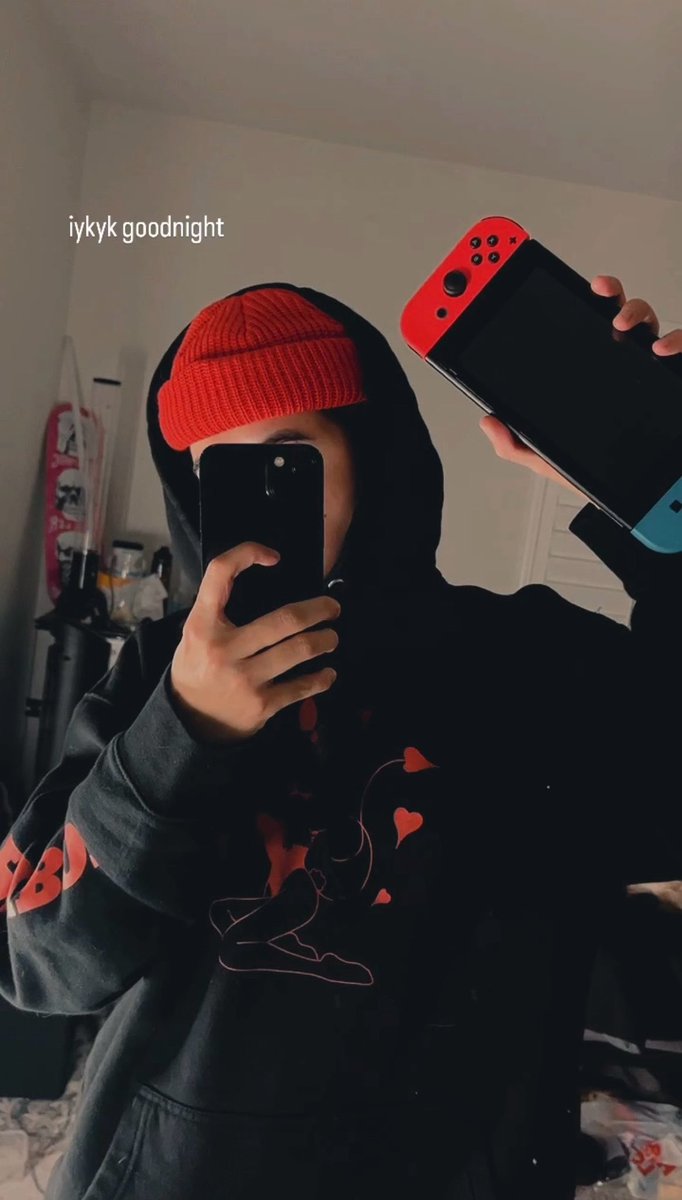 MAK 🦇 tweet media