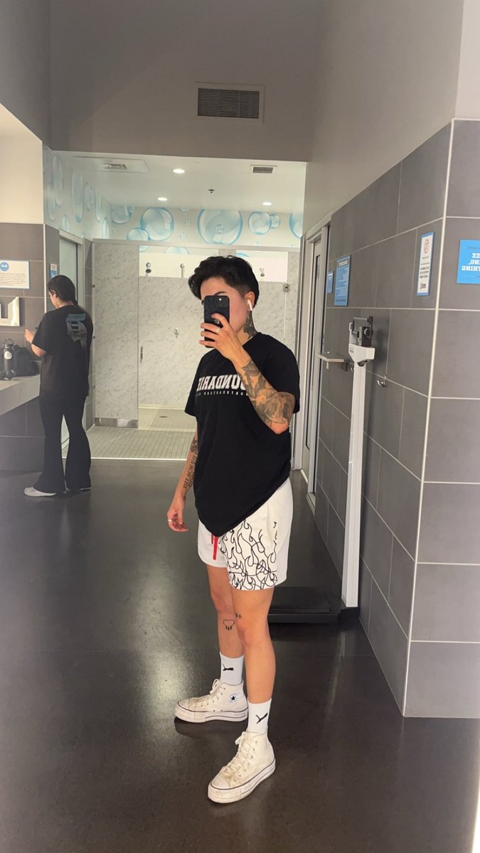 MAK 🦇 tweet media