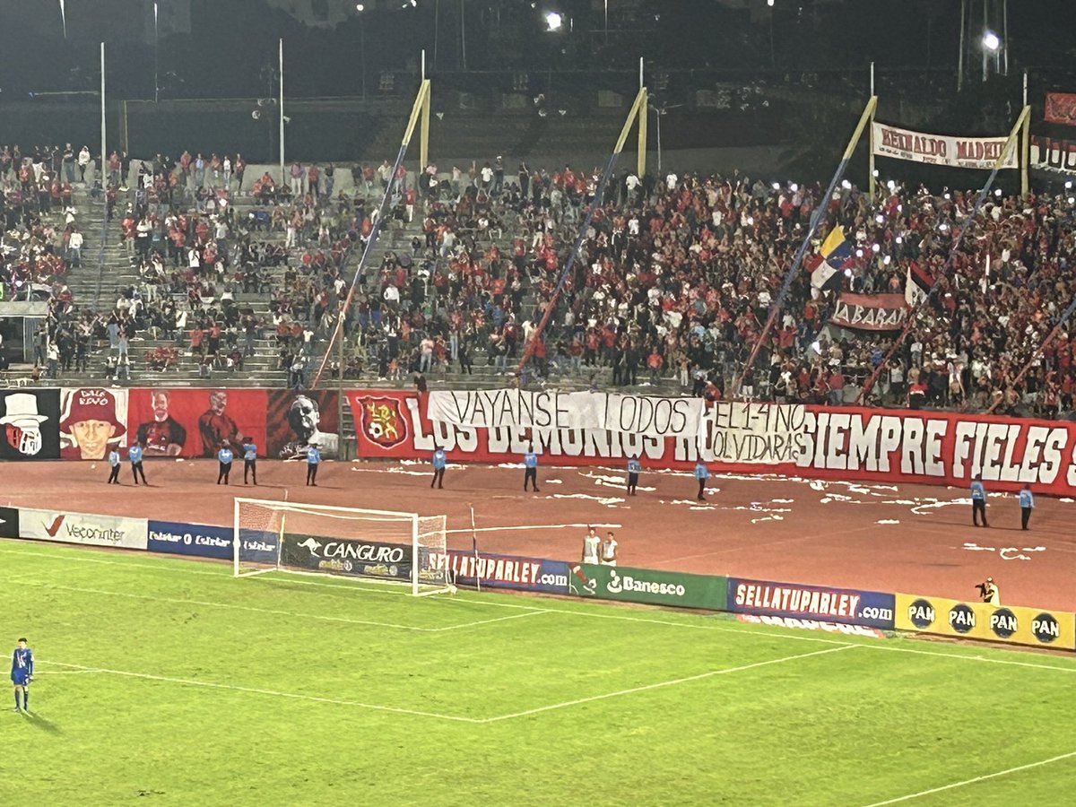 RaulZambrano7's tweet photo. Lo del #CaracasFC 🇾🇪 en esta Fase Final no es falta de 🥚🥚

Es falta de planificación deportiva en el primer equipo. Es el resultado de improvisaciones desde la oficina. Deportivamente este plantel no puede competir de tú a tú contra Táchira y otros equipos.

Eso sí, pudo ser peor el final. El cambio para el 2025 tiene que ser grandísimo en todos los aspectos.