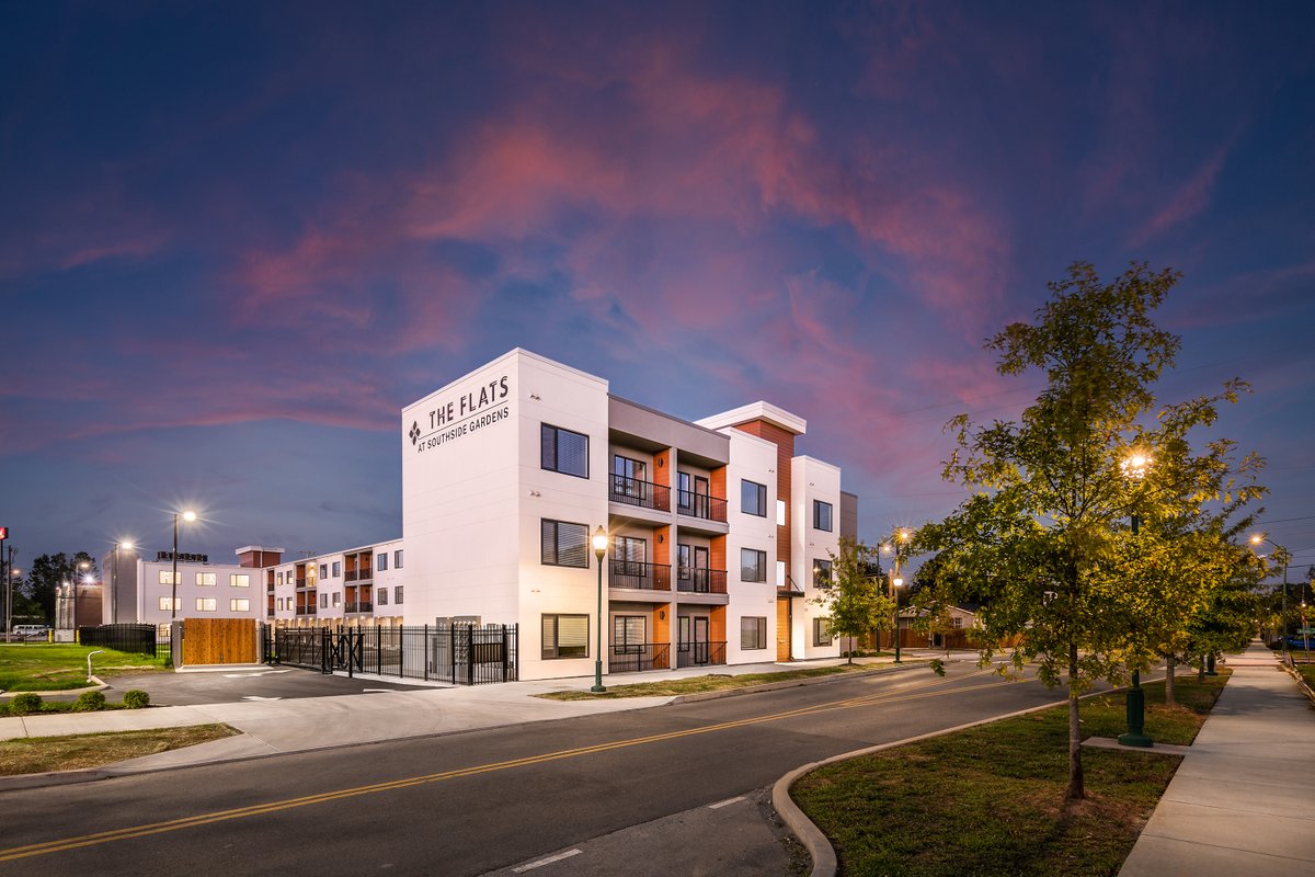 3HGroup's tweet image. Introducing The Flats at Southside Gardens in Chattanooga, Tenn. Brand new one-bedroom apartments with private balconies, in-home washer &amp;amp; dryer, gated parking, onsite storage, &amp;amp; more. Beautiful mountain views. Perfect Timing for Southside Living. 🔗Info: theflats-sg.com