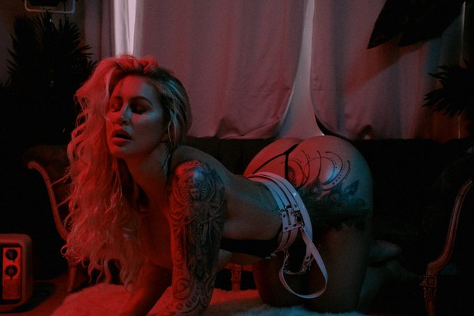 Watch Ryan Conner's leaked NSFW photo on TwXstars