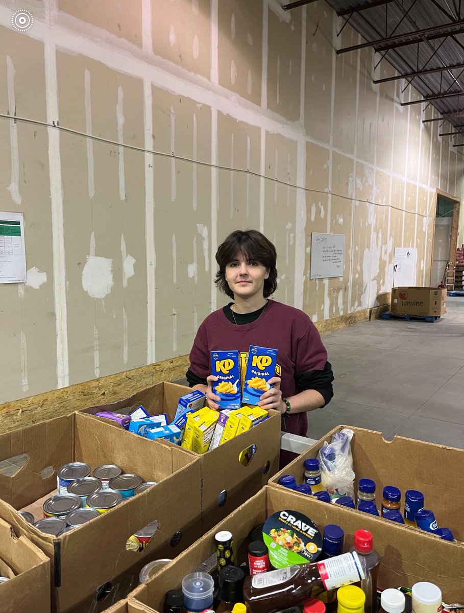StPeterCSS's tweet photo. Members of Saints Action sorting food at Kawartha Food Share. Faith in Action. Thanks to KFS for welcoming us and for the incredible work they do in our local community! @PVNCCDSB #PVNCInspires #BeingCommunity #InspiringHope https://t.co/IoPpBhGZqY