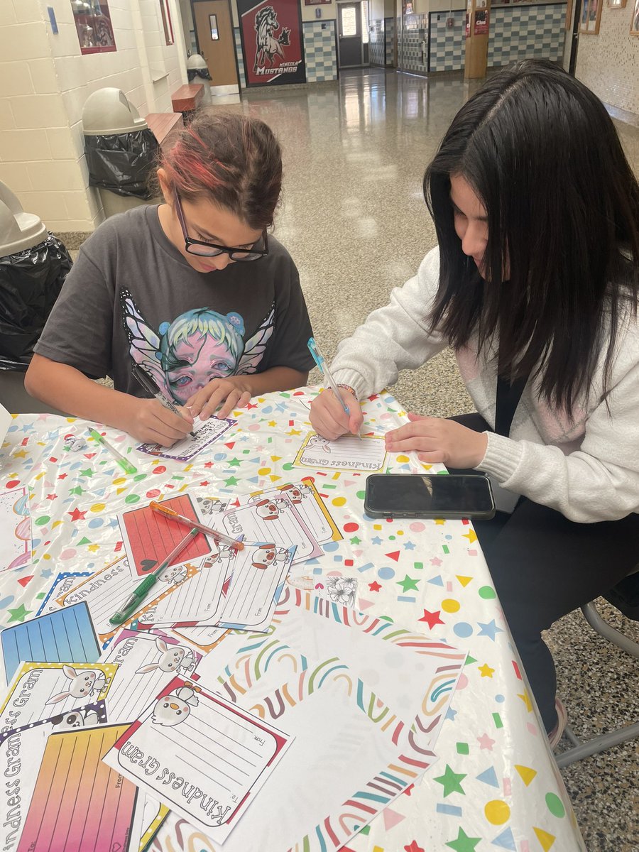 Mineola High School Dignity Club tweet media