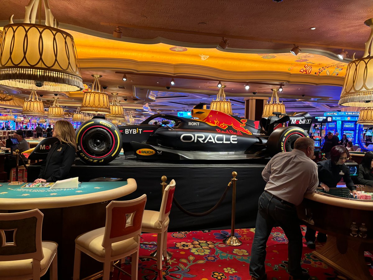 Spotted in Las Vegas! 🤩

Grateful for our partnership with Oracle/NetSuite; making their projects and ideas come to life. #partnership #corporateswag #brandpartnership
