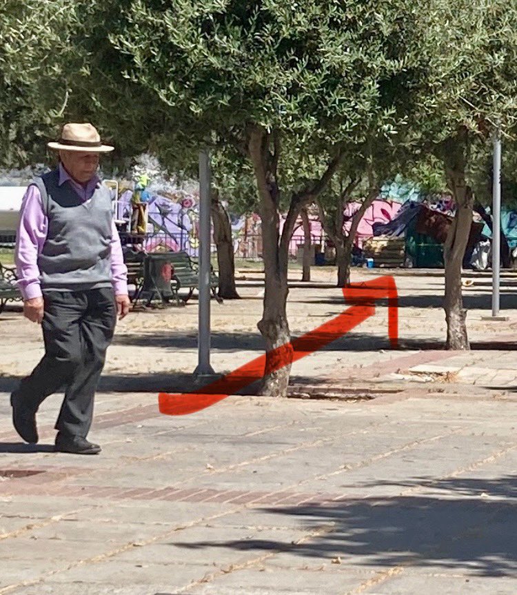 La <a href="/Muni_Stgo/">Santiago</a> sólo tiene que consultar al depto de aseo y ornato mientras las imgs de hoy valen mas que mil palabras <a href="/IraciHassler/">Irací Hassler Jacob</a> <a href="/desbordes/">Mario Desbordes Jiménez</a> <a href="/jmenaconcejal/">Juan Mena</a> <a href="/ana_maria_yanez/">Ana Yáñez Concejala x Santiago</a>