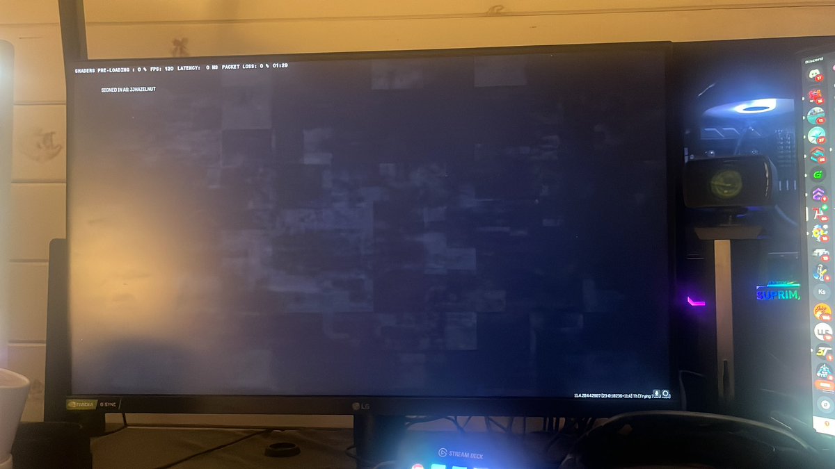 JJHazelnut_'s tweet photo. Anyone help me? Games just stuck on this screen whenever I open the cod app! #bo6 #callofduty https://t.co/dkvqCT7RUs