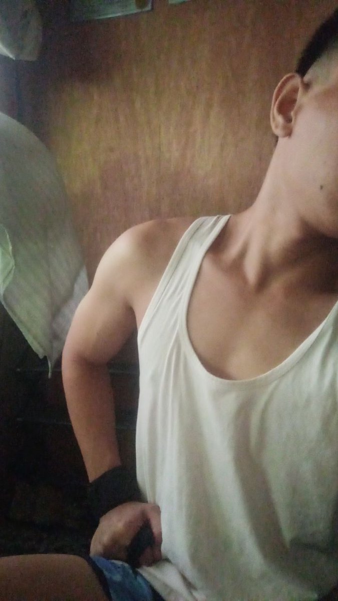 ambut24's tweet photo. 4 days skip no workout, now I'm back.
#twunk #cdo #collegestudents https://t.co/mIZjwk7ktA