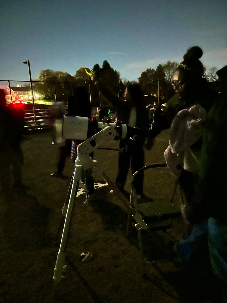 Had an amazing time at Astronomy Night! Nothing like stargazing and exploring the cosmos with curious minds - one of my favorite nights of the year! 🌖✨