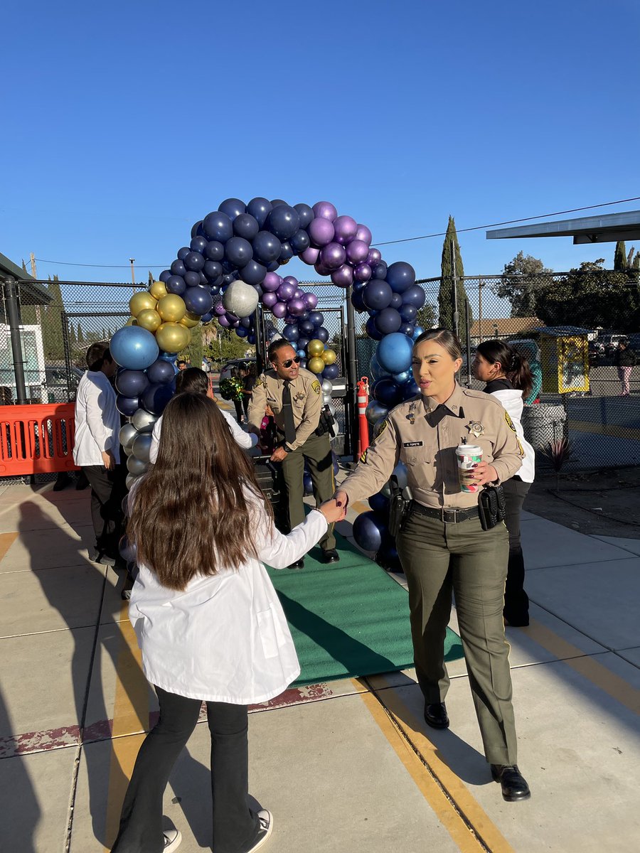 MsSandraRocha's tweet photo. 3...2…1… Blast off to your future! 🚀 
Oak Avenue Career Day was a stellar success! 🌠 Our Brown Bears got inspired by incredible professionals, sparking big dreams for bright futures. Thank you to everyone who made the day possible 💛 #OAK #CareerDay #FutureDreams https://t.co/rU8GFcsDjQ