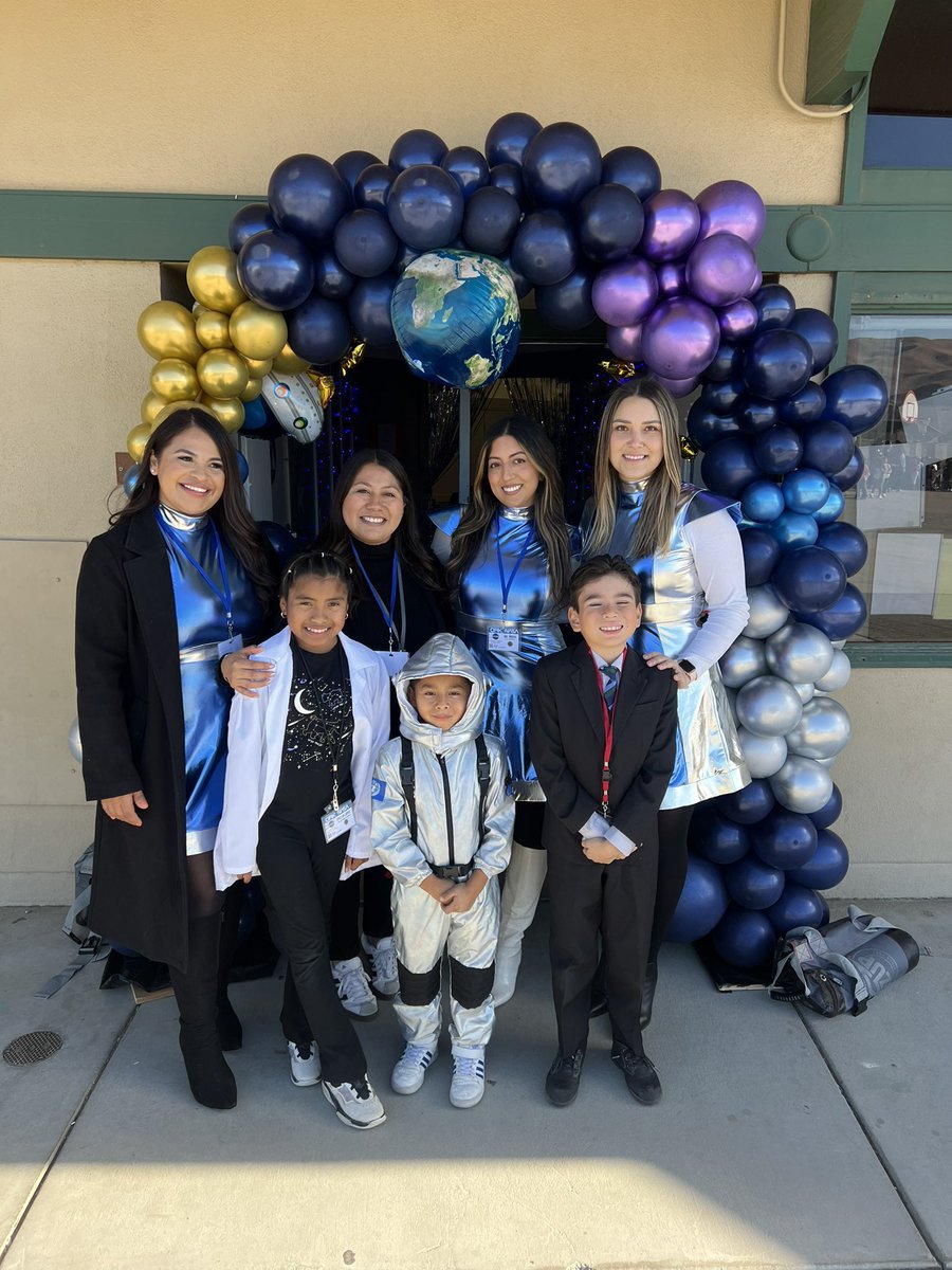 MsSandraRocha's tweet photo. 3...2…1… Blast off to your future! 🚀 
Oak Avenue Career Day was a stellar success! 🌠 Our Brown Bears got inspired by incredible professionals, sparking big dreams for bright futures. Thank you to everyone who made the day possible 💛 #OAK #CareerDay #FutureDreams https://t.co/rU8GFcsDjQ
